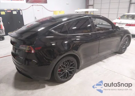 2022 Tesla Model Y Long Range Dual Motor All-Wheel Drive z USA, uszkodzony, nr VIN 7SAYGAEE4NF515913